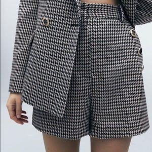 Zara Women’s Houndstooth Bermuda Shorts - Plaid with Gold Buttons